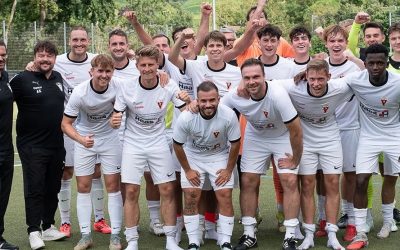 Erste holte den ersten Dreier in der Bezirksliga! „HH“ (Hexer Henselmann) und eine furiose 2. Halbzeit waren die Garanten!