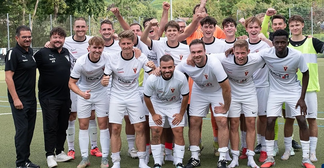 Erste holte den ersten Dreier in der Bezirksliga! „HH“ (Hexer Henselmann) und eine furiose 2. Halbzeit waren die Garanten!